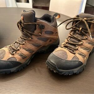 Men’s Merrell Vibram Hiking Boots with Ankle Support